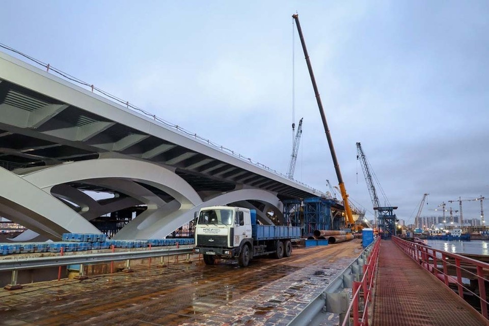    Протяженность моста составит 494 метра. Фото: Смольный
