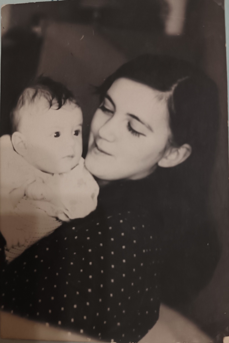 У мамы шикарные волосы, а я в папу😒