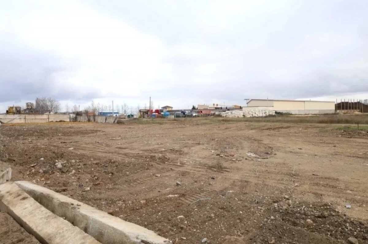    В Севастополе ликвидировали незаконную свалку заводских отходов