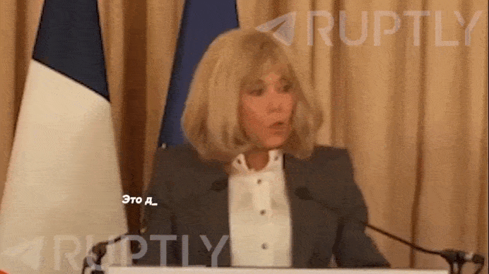    Начала за "спасение детей", а закончила попрошайничеством. Видео: Ruptly