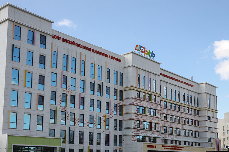    «На данный момент состояние остается тяжелым, нестабильным, ребенок находится на ИВЛ и ЭКМО. В ДРКБ делают все возможное».   
Фото: «БИЗНЕС Online»