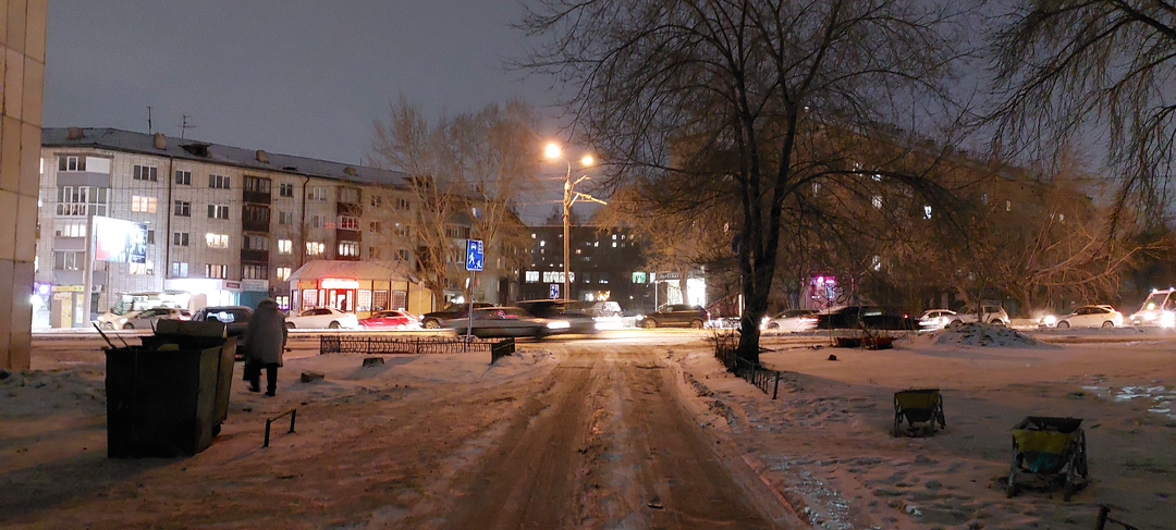 Друг внука обрадовался, что мы в сумерках проводили его домой