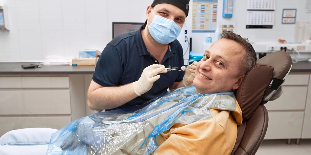 "Неужели его не спасти?". Что нужно сразу же предпринять, если зашатался коренной зуб и какое лечение предлагает современная стоматология