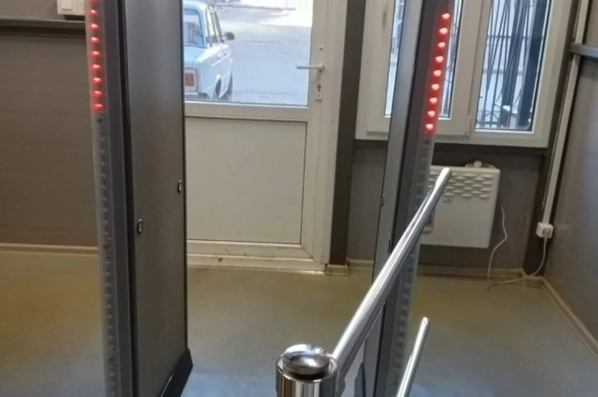    В Прикамье женщину осудили за попытку пронести маникюрные ножницы в суд