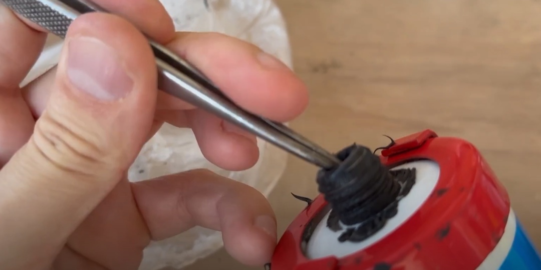 Засохший герметик теперь не проблема. Вот как я его храню свежим месяцами