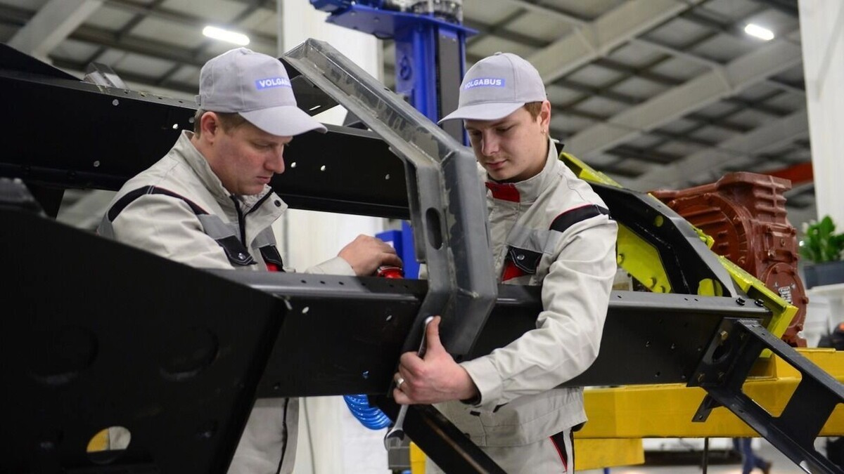 Не сдавшие ОГЭ школьники могут пойти бесплатно учиться в ПТУ рабочим профессиям. Фото: 1MI