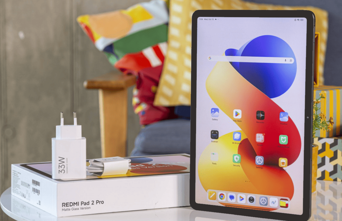    Модель получила стильный дизайн и хорошее наполнение. При этом стоит дешевле 25 000 рублей — что делает её хорошим вариантом в 2025 году. Фото: gsmarena.com