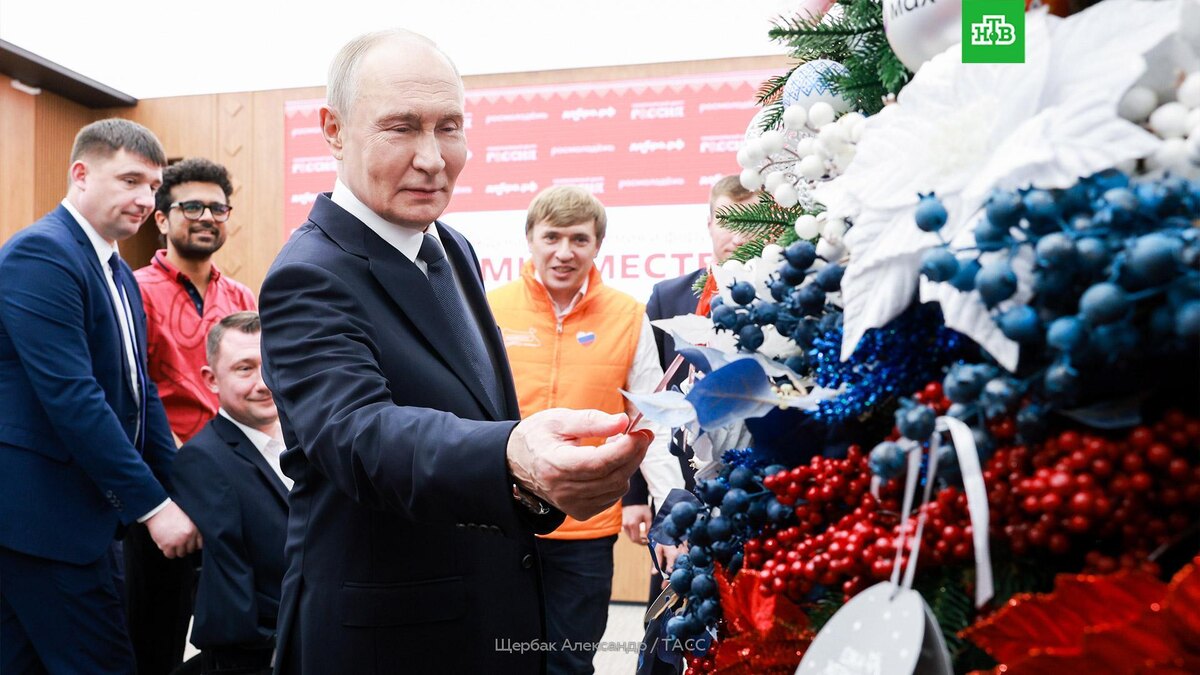    Путин присоединился к новогодней акции «Ёлка желаний»
