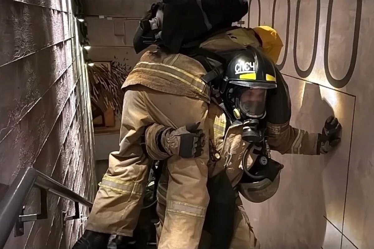    В Уфе во время концерта в подвале ночного клуба возник пожар