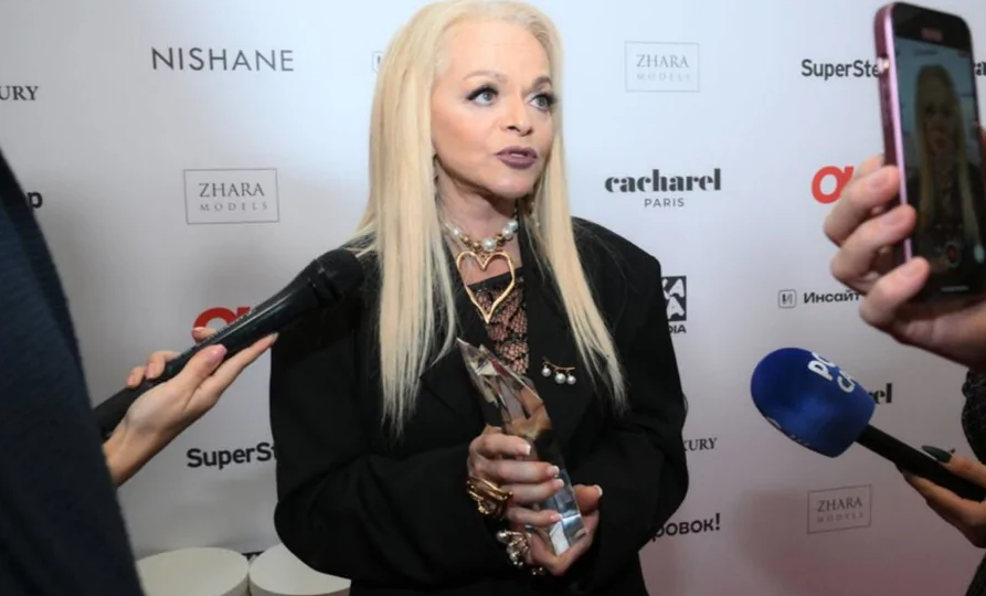 «Это всё боты!»: Лариса Долина не верит, что ее осуждает народ