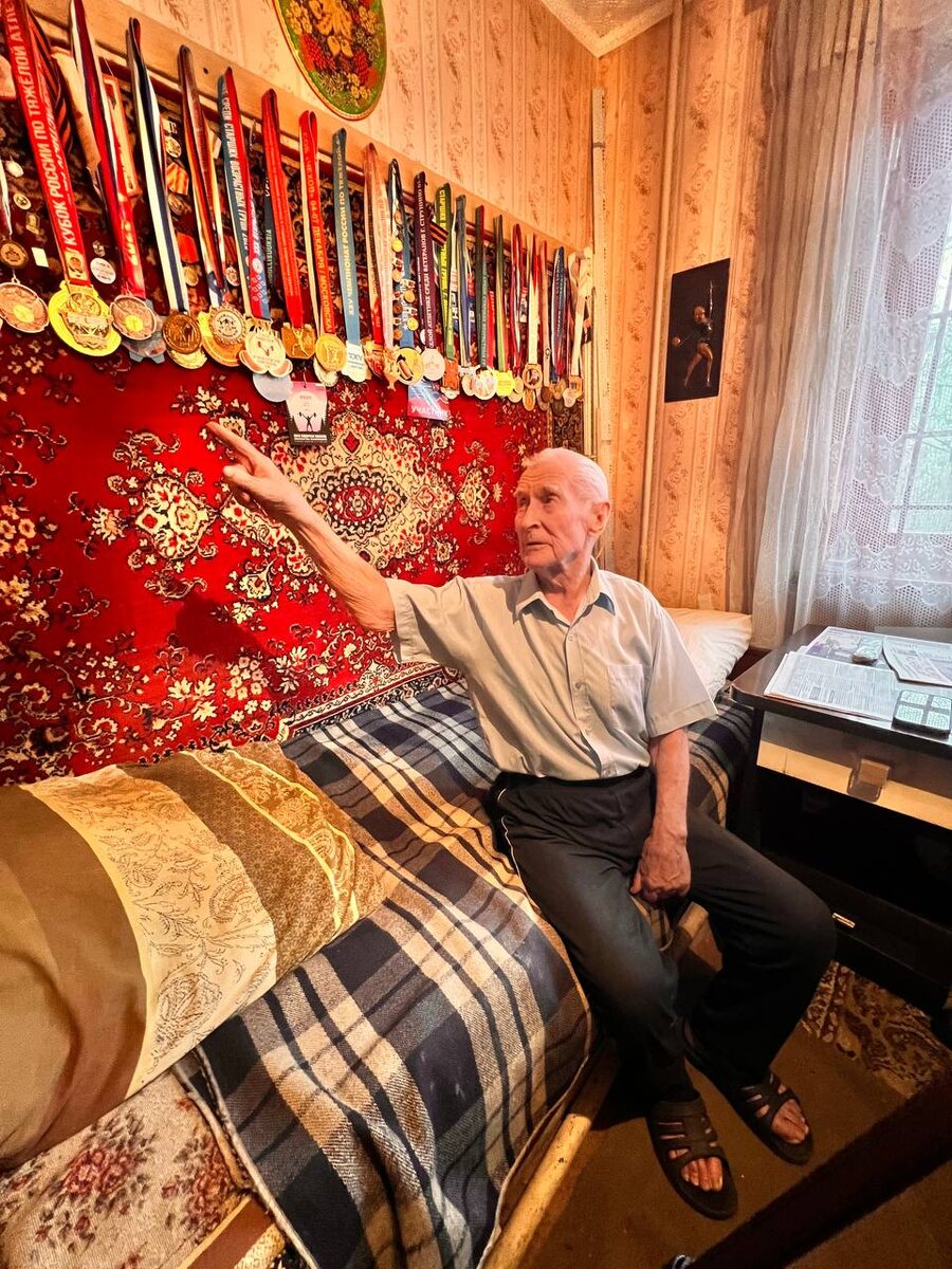 В домашней обстанловке чемпионов мало кто видит. Мне посчастливилось.