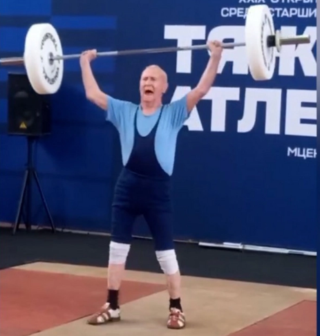 Тягает на удивление и восхищение всем нам.