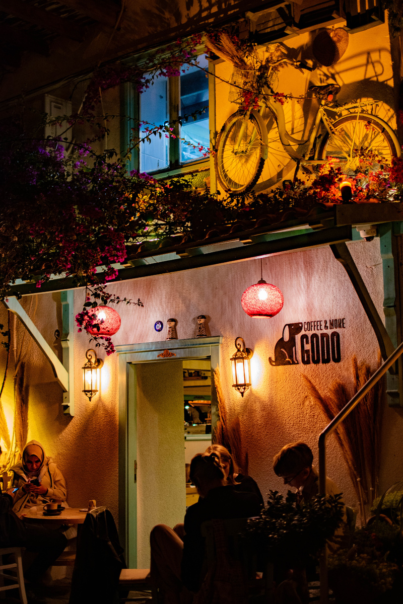 GODO CAFE - одно из самых атмосферных мест города