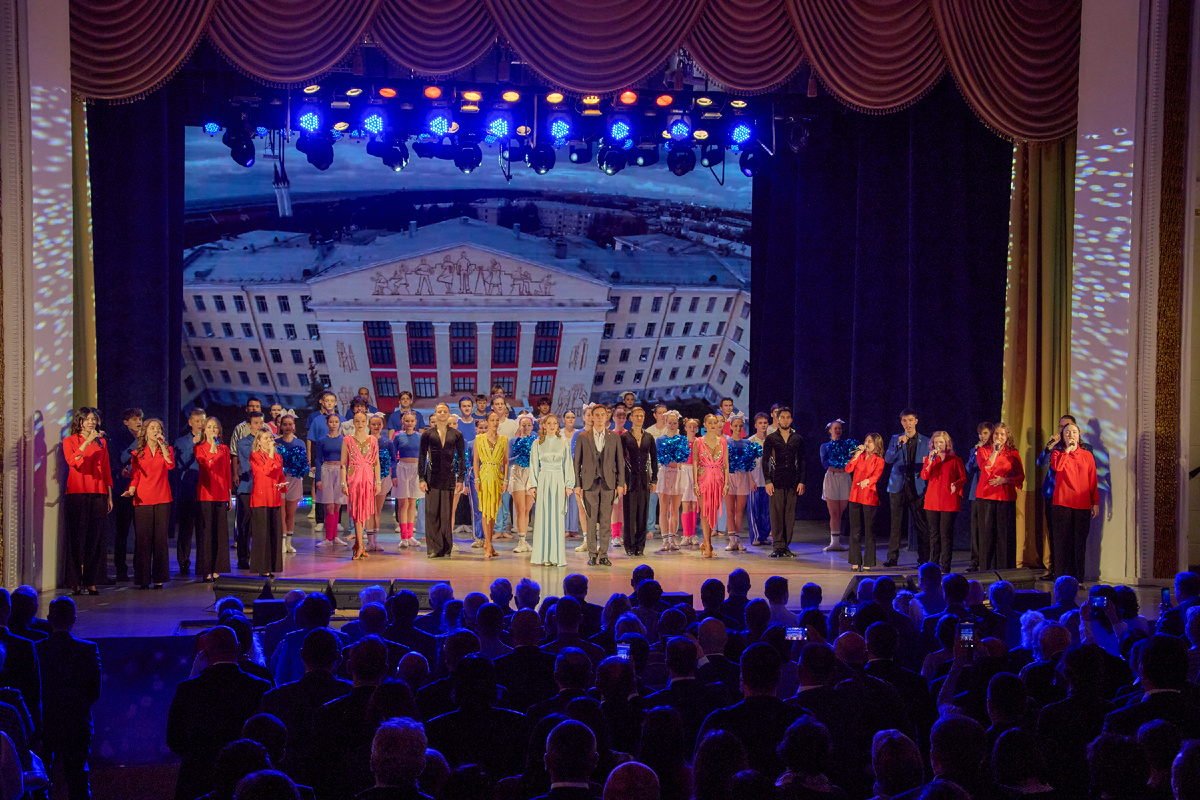 Во Дворце молодёжи УГНТУ 21 ноября собралось более 500 человек.