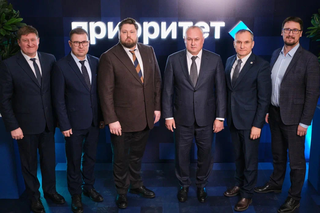 Команду УГНТУ на защите поддерживали заместитель Премьер-министра Правительства Республики Башкортостан – министр промышленности, энергетики и инноваций Республики Башкортостан Александр Шельдяев и заместитель генерального директора ООО «Газпромнефть – Промышленные инновации» по НИОКР Кирилл Овчинников.