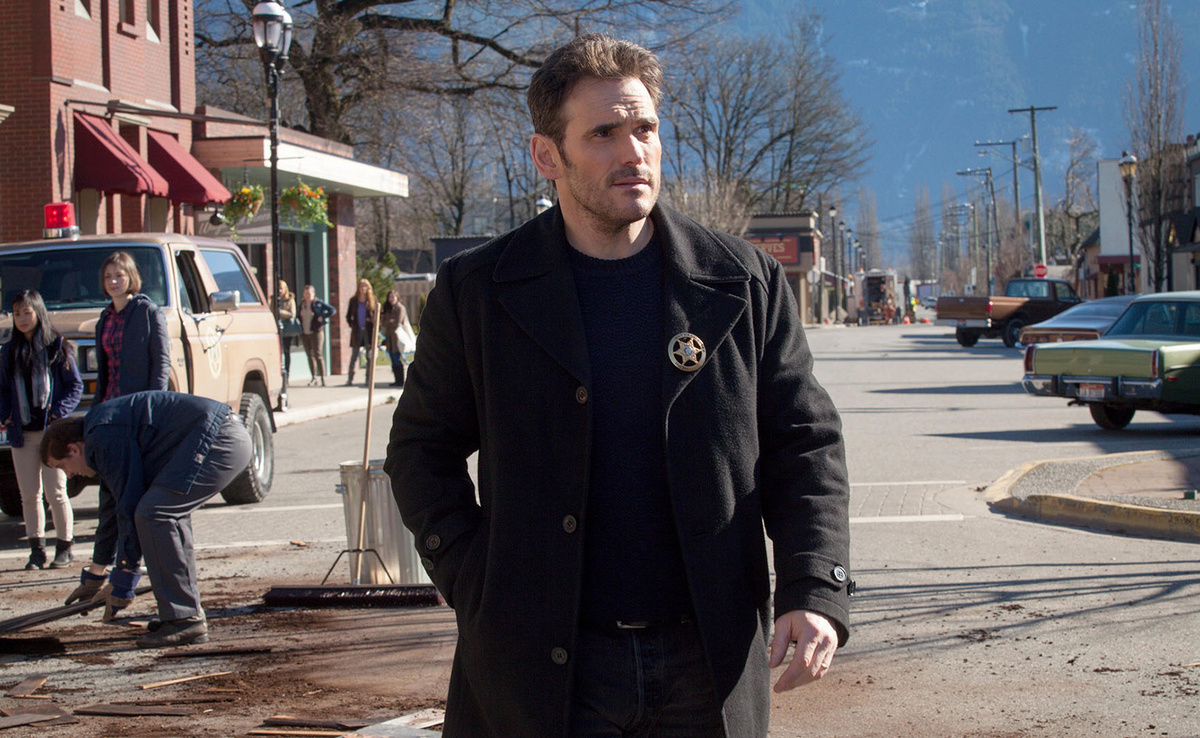 Главный герой первого сезона - Итан Бёрк