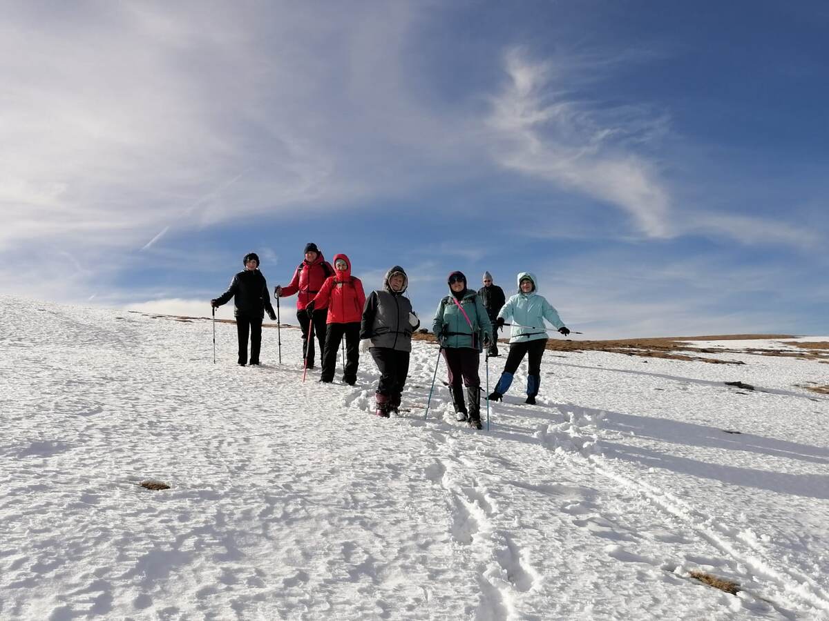 Пеший туризм развивает командный дух, взаимовыручку и самостоятельность.