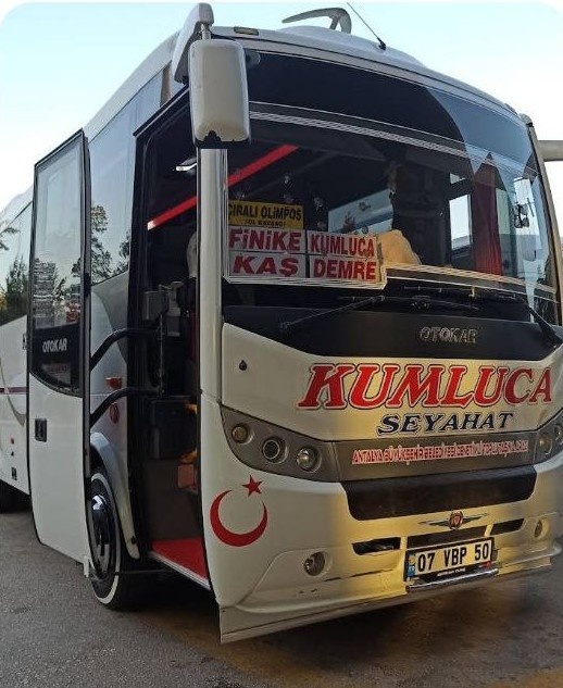 Автобус на Каш ждет пассажиров