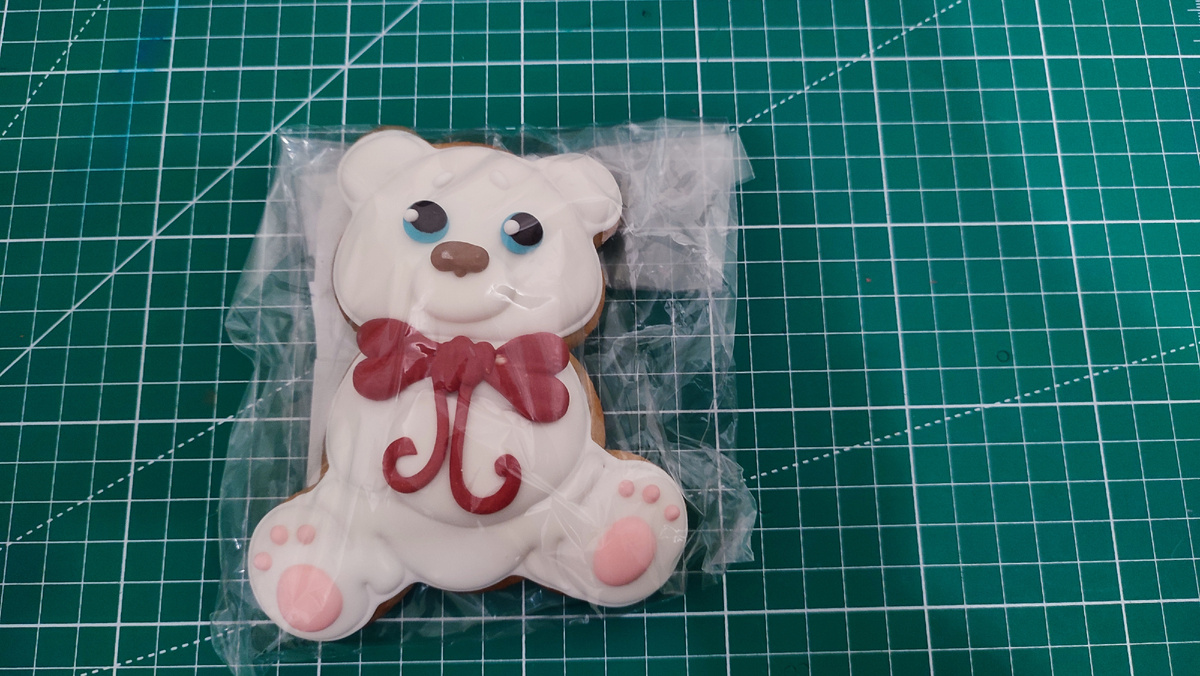 Сестру угостили пряником