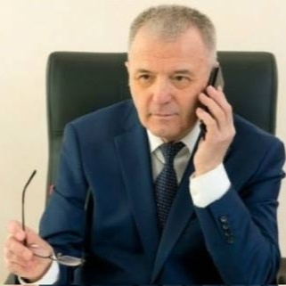 На фото Третьяков