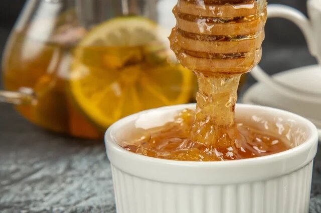    Как «оживить» засахарившийся мед?