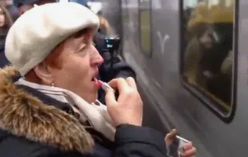 «Освобождай место, я старше!» Почему в плацкарте пенсионерки страшнее любого соседа с гитарой