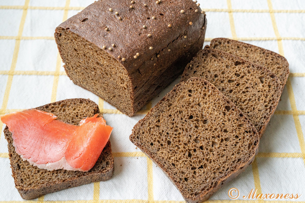 Бородинский хлеб на закваске. Русская кухня