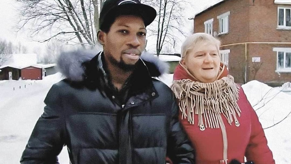 «Считают, что отчим виноват в смерти мамы»: Что будет с детьми умершей вдовы нигерийского принца Натальи Ведениной из Череповца