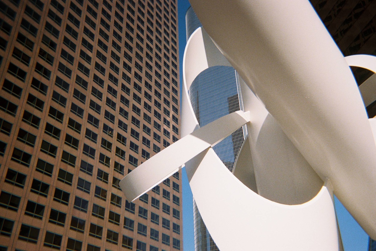    Для талантливой фотографии с выверенной композицией не нужна самая последняя модель самой дорогой камеры. Вот результат, снятый на простенькую бюджетную плёночную Kodak Daylight / Фото: lomography.com