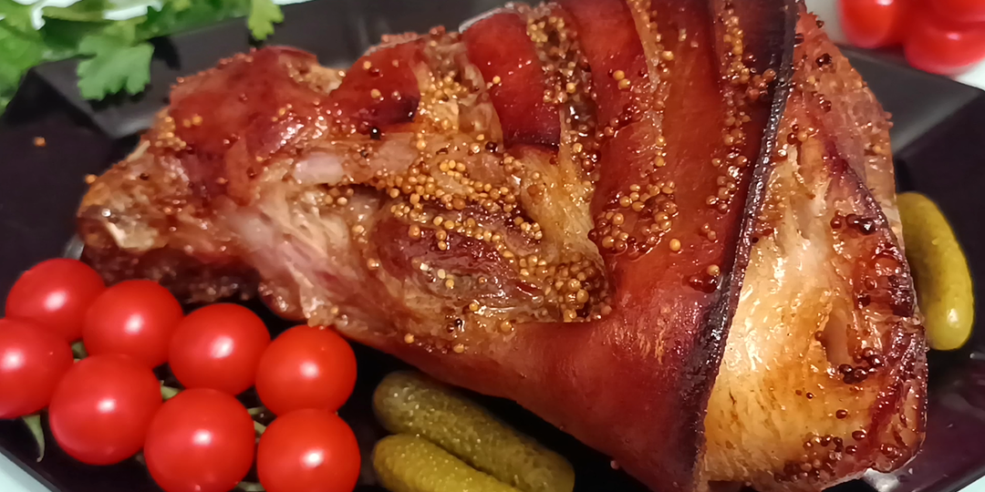 🎄 Вкуснейшая свиная рулька, запеченная в духовке на Новый год