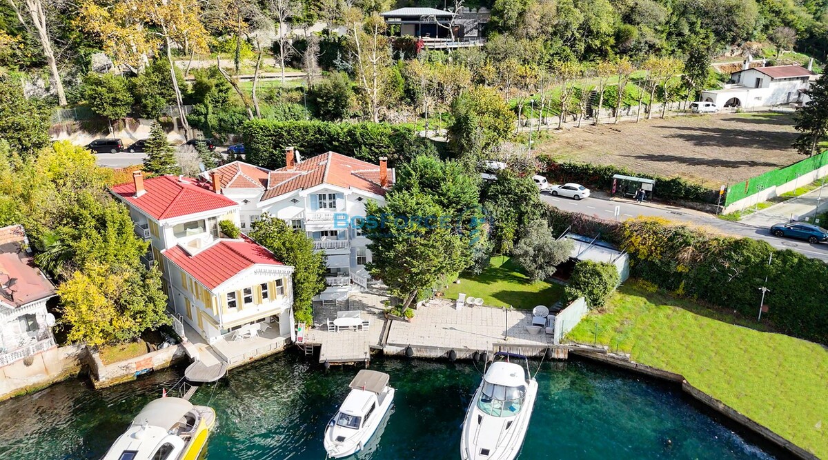 Листайте галерею. Изображения из Интернета. 