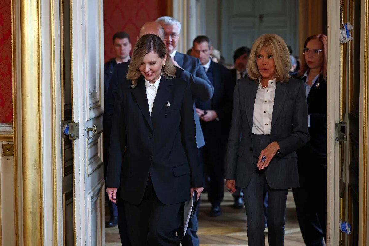    Профайлер Панкратов оценил позу Брижит Макрон, прикрывающей брюки спереди