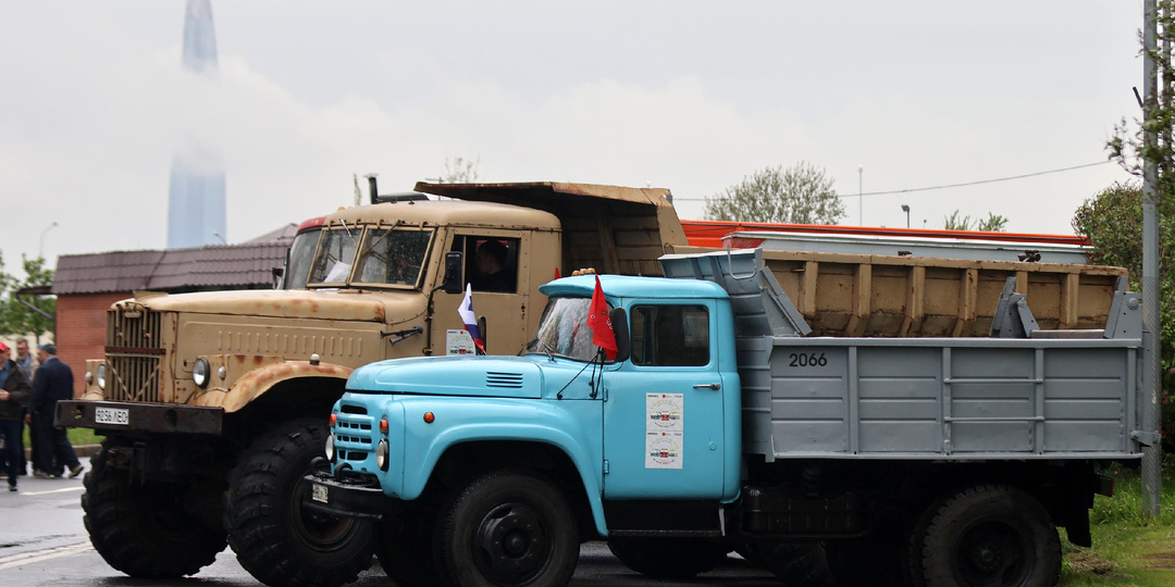 Ретропарад 2025 на улицах Санкт-Петербурга. Грузовой транспорт.