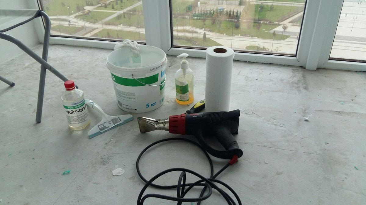 Все что нужно для очистки пластиковых окон.