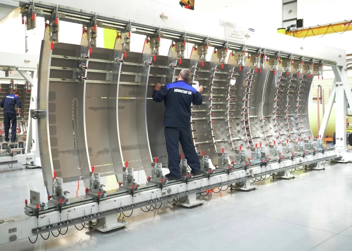    Ульяновский завод «Авиастар» будет выпускать новые самолеты Ил-100 и Ил-276