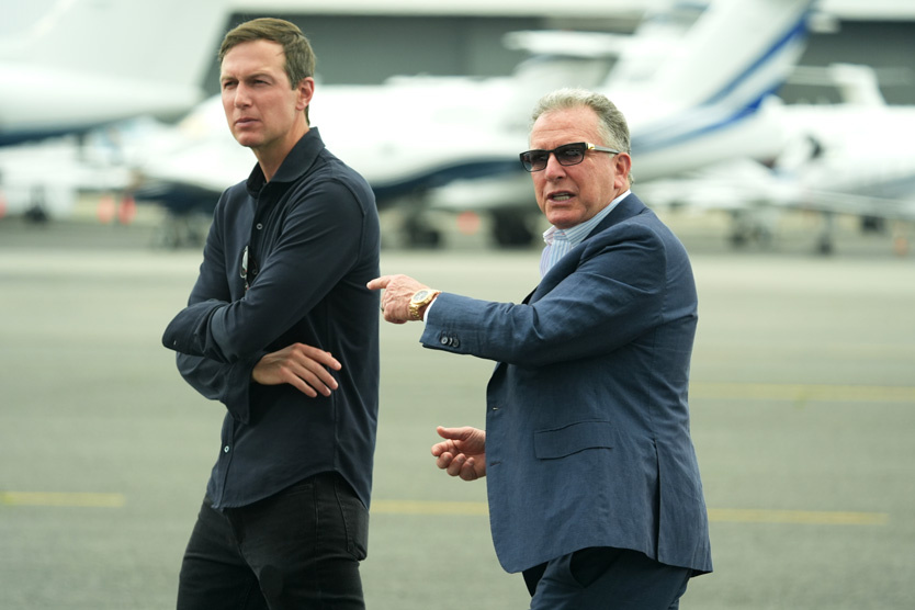 Стив Уиткофф и Джаред Кушнер
 Фото: Jacquelyn Martin / AP / TASS