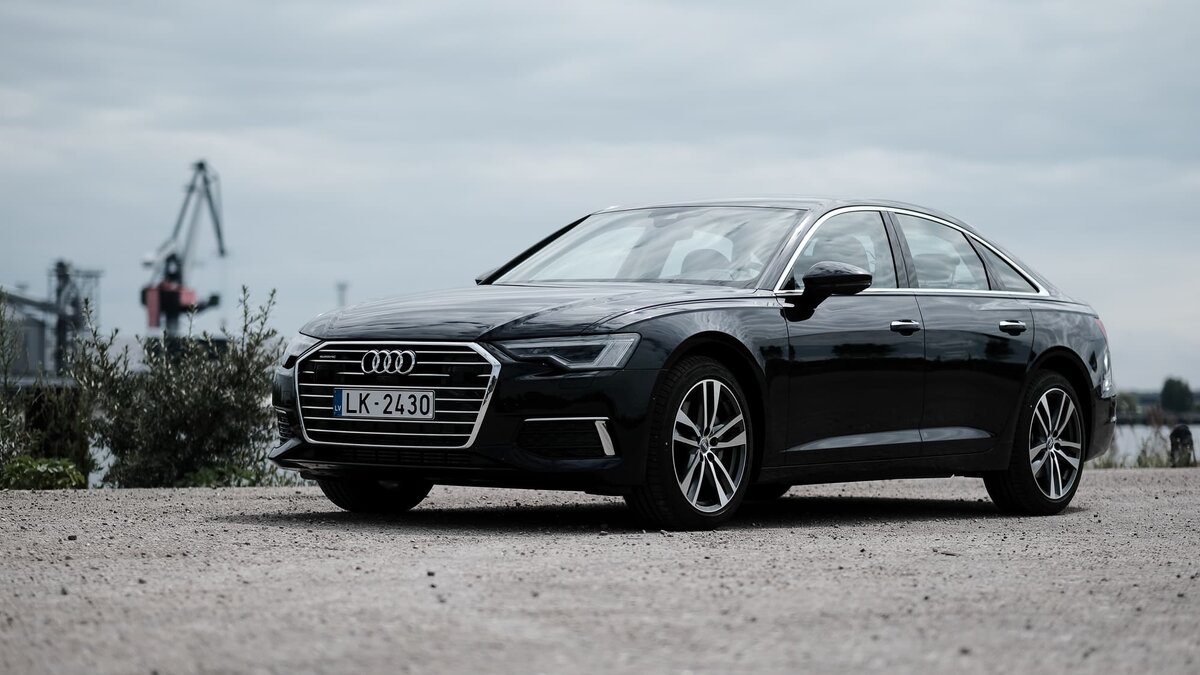   Audi A6
