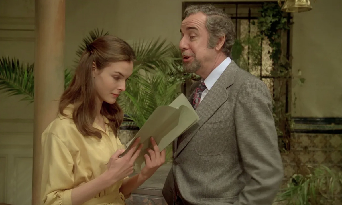 Кадр из фильма "Смутный объект желания" (1977, Франция - Испания)