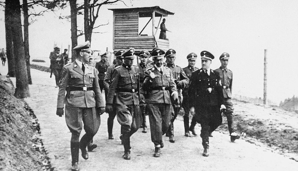 Кальтенбруннер, Гиммлер, Айгрубер, Цирайс инспектируют концентрационный лагерь Маутхаузен, апрель 1941 года

