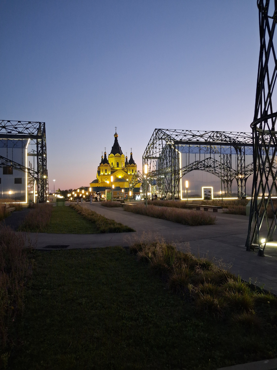 На Стрелке. Нижний Новгород. Фото автора.  
