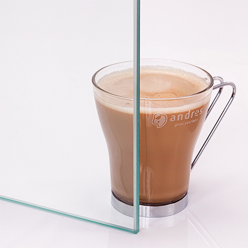 Прозрачное закаленное стекло 