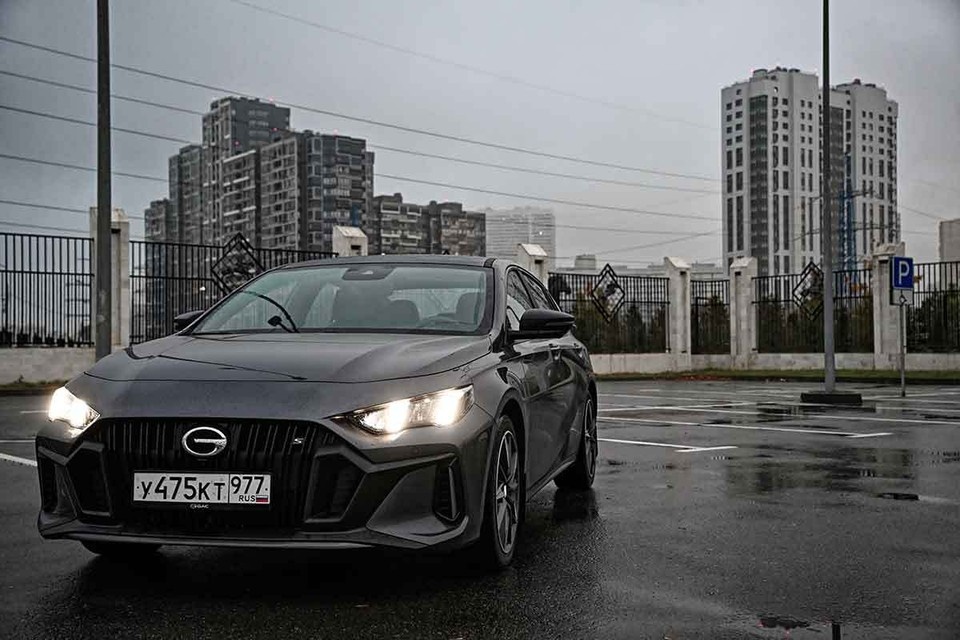    Тест-драйв «заряженного» седана от GAC Иван МАКЕЕВ