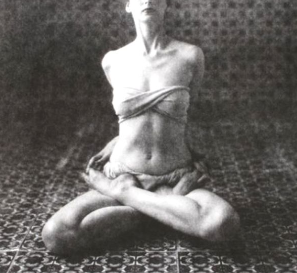 Индра Деви: как русская аристократка стала первой леди йоги и покорила Голливуд