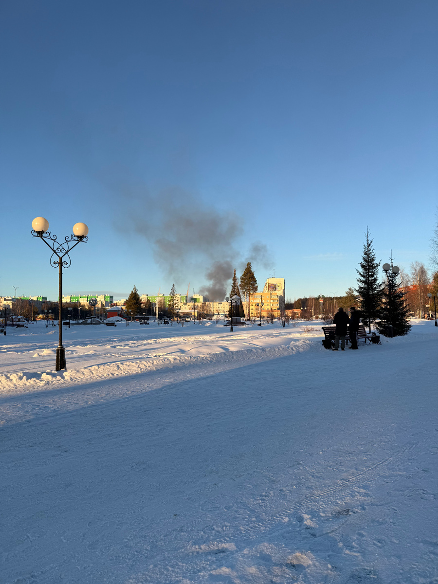 Что-то горело сегодня днем. Я так и не знаю, что это было. 