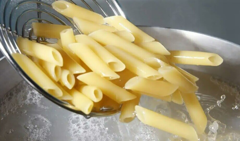 Про макароны: первая ошибка при варке - и 3 любимых заблуждения. Поэтому и перевариваются, развариваются и слипаются, на вкус как клецки