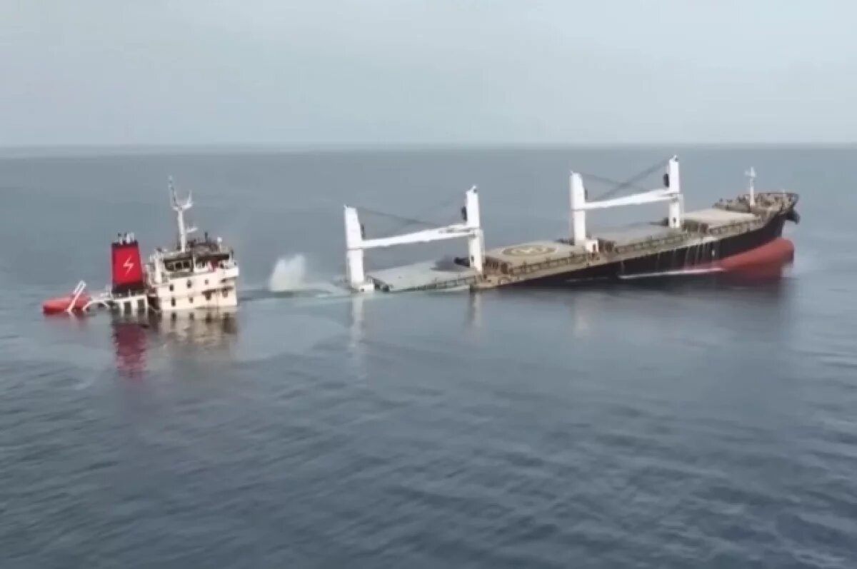    Хуситы освободили членов экипажа потопленного ими судна Eternity C