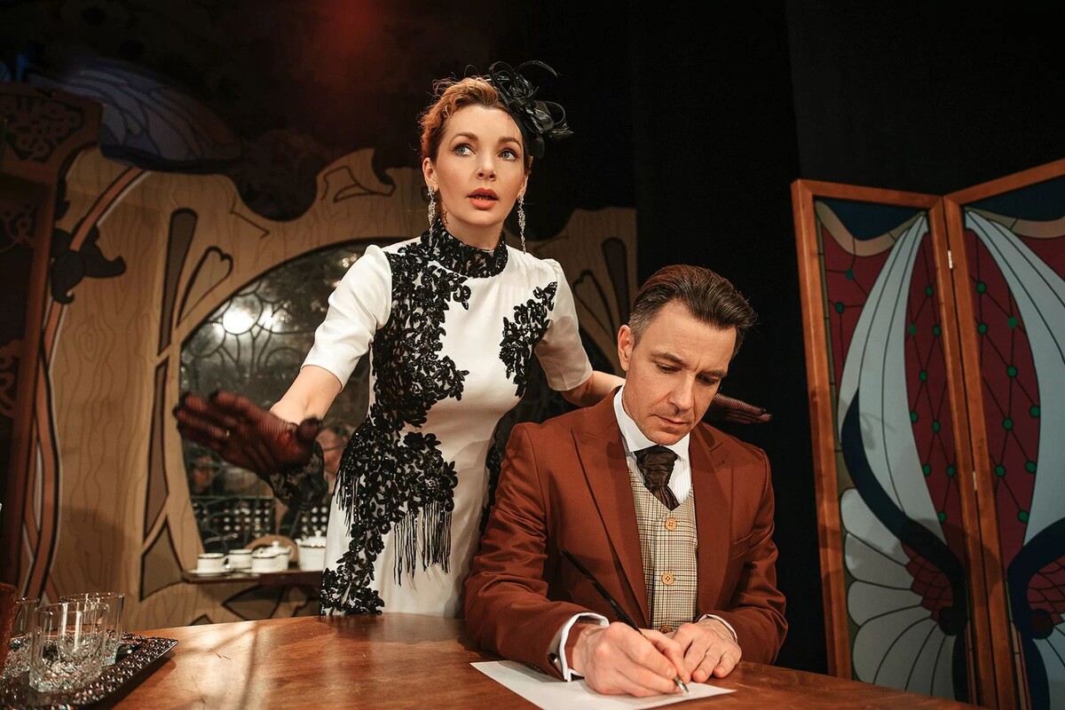 Спектакль "Идеальный муж" в Москве 14 декабря 2025 года.