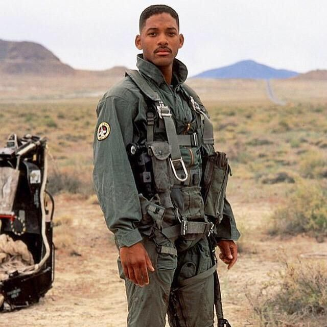 А потом было "Добро пожаловать на Землю" - и удар кулаком по морде...