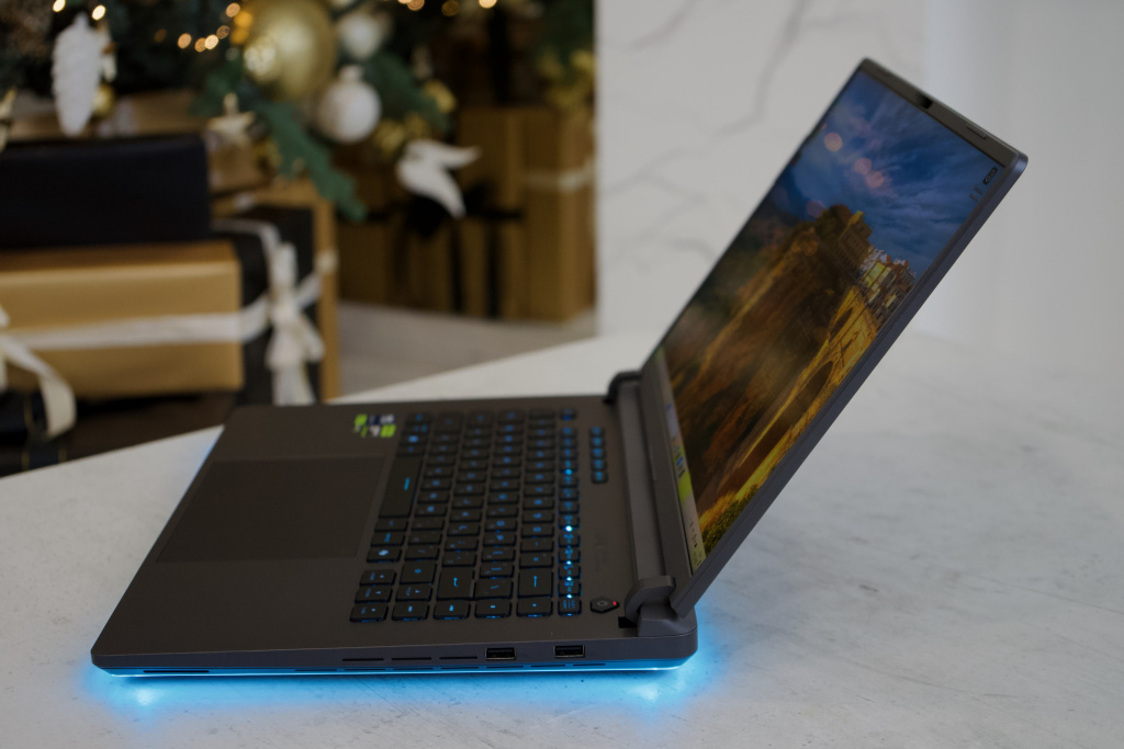    ASUS ROG Strix G16 (G615LR)