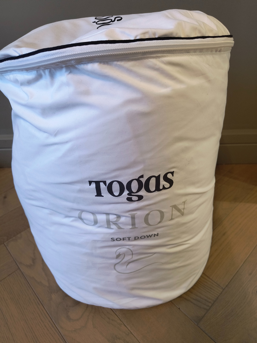 Дочке давно собрала полный комплект, себе- подушки и постельное, а одеяло было старое синтетическое икеевское.